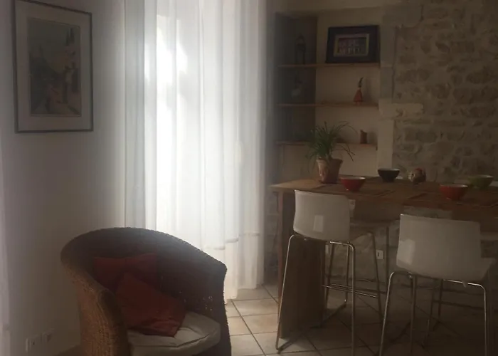 Les Tilleuls Nimois Apartment Nimes